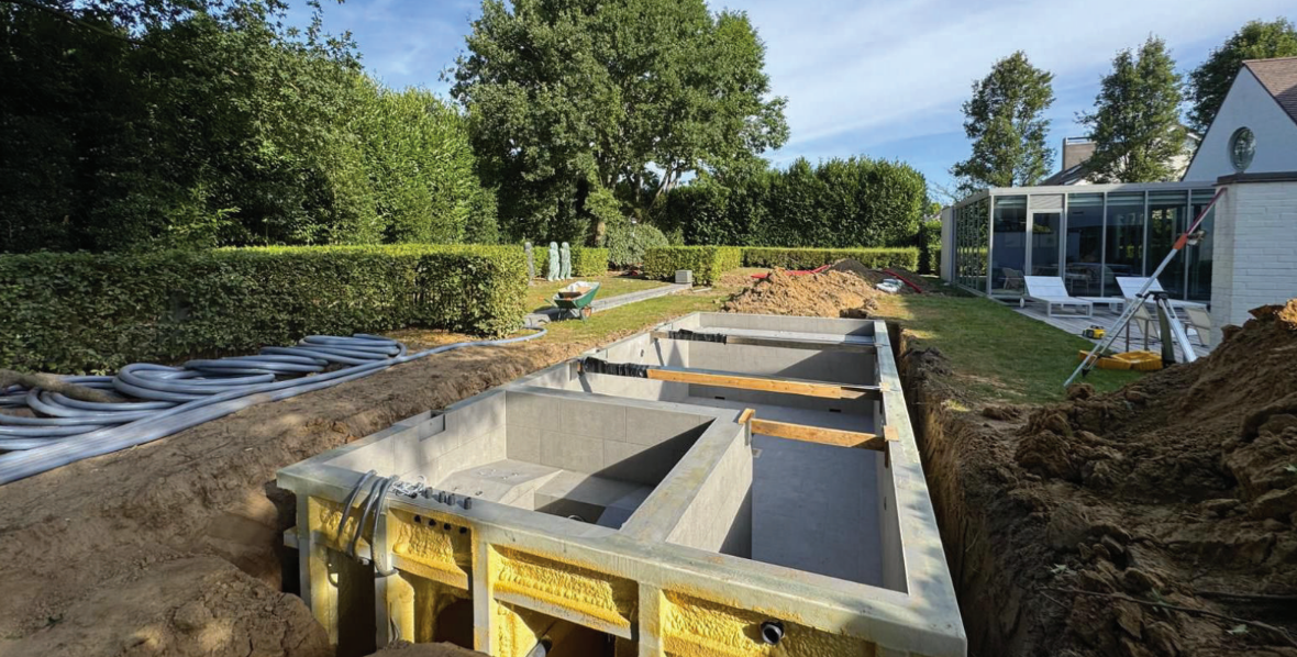 MONO AQUA CarbonCore carbon steel pool by Daydream Design and Build in North Metro Atlanta